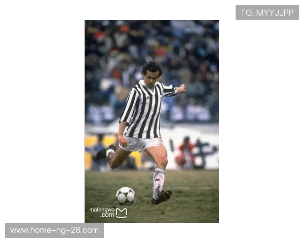 马尔科范巴斯滕从绿茵传奇到足球思想变革的辉煌历程