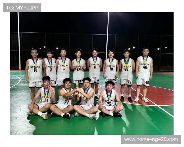 以篮球为纽带探索团队合作与竞技精神在青春成长中的深远影响