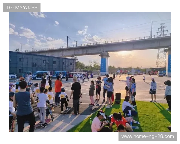 深圳城市马拉松点评:极限运动队默契配合展现团队精神与竞技魅力 深圳城市马拉松点评:极限运动队默契配合展现团队精神与竞技魅力