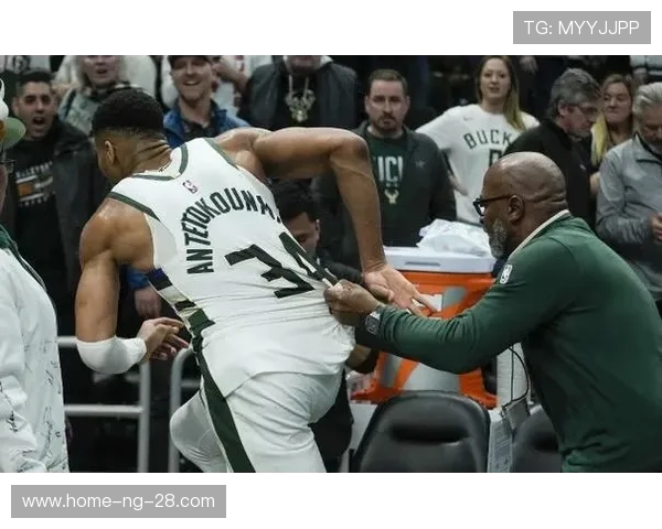 字母哥愤怒撕裂球衣雄鹿惨败后更衣室内冲突不断引发关注